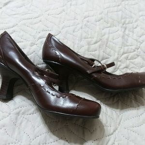 Style & Co Classic Dancer Brown Kitten Heels 7.5